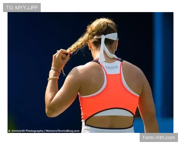 斯洛伐克队蓝白战袍映赛场，状态回升焕发新活力