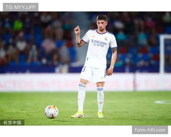 巴尔韦德评当今最佳中场引热议，足球界聚焦其评选标准与人选