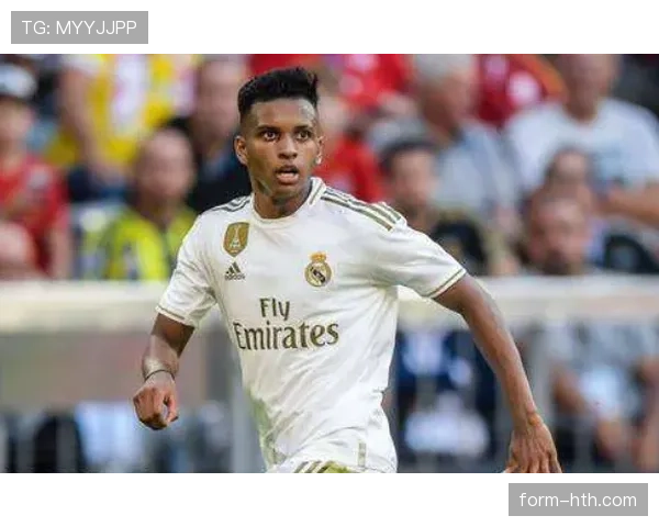 维尼修斯 vs 罗德里戈:边锋位置上的进攻效率与战术适配对比 维尼修斯 vs 罗德里戈:边锋位置上的进攻效率与战术适配对比