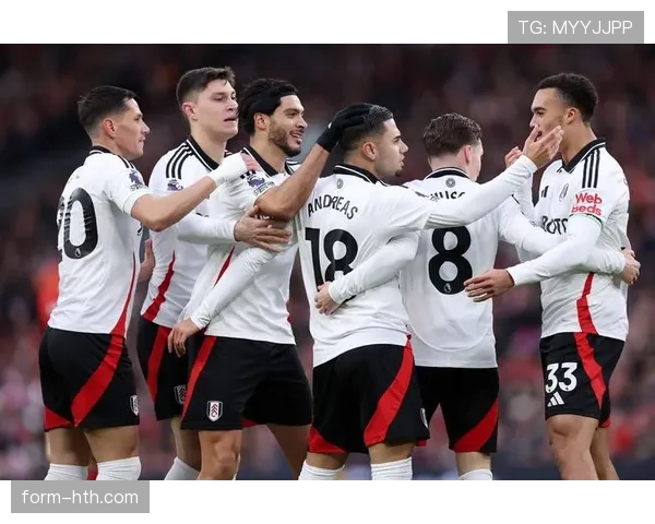 曼联进攻问题聚焦推进阶段断裂,当前表现受限对赛季走势造成影响 曼联进攻问题聚焦推进阶段断裂,当前表现受限对赛季走势造成影响